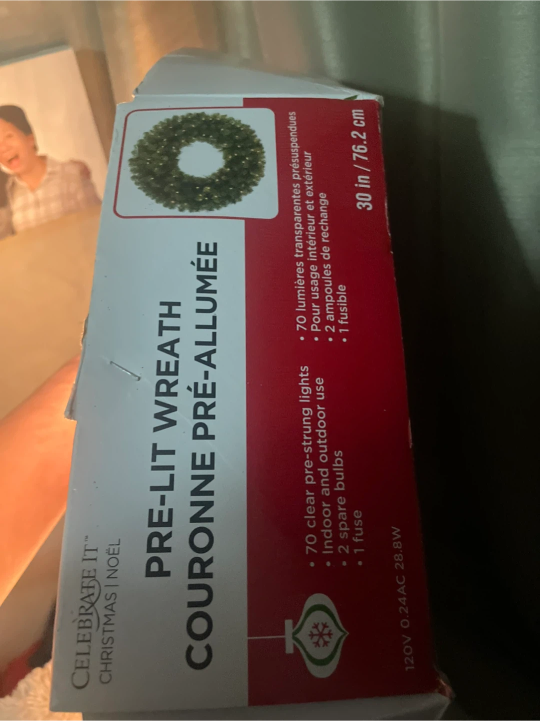Celebrate It Pre-Lit Christmas Wreath like new - 30 inches - photo 2