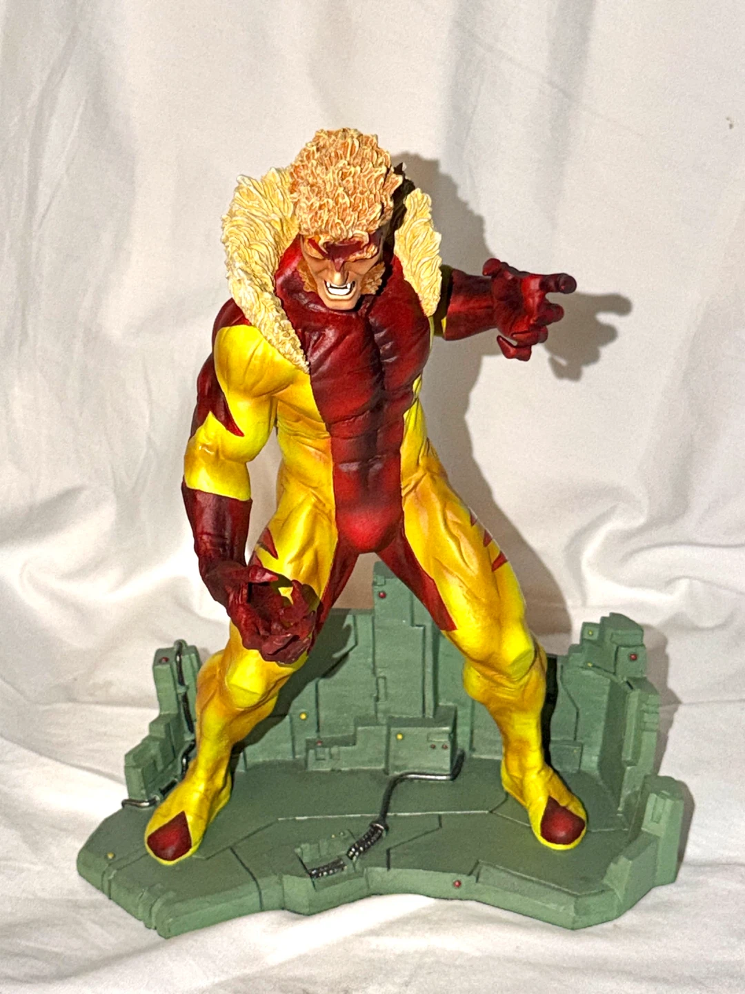 Marvel Modern Era Sabretooth Statue x-men Collectible - photo 2