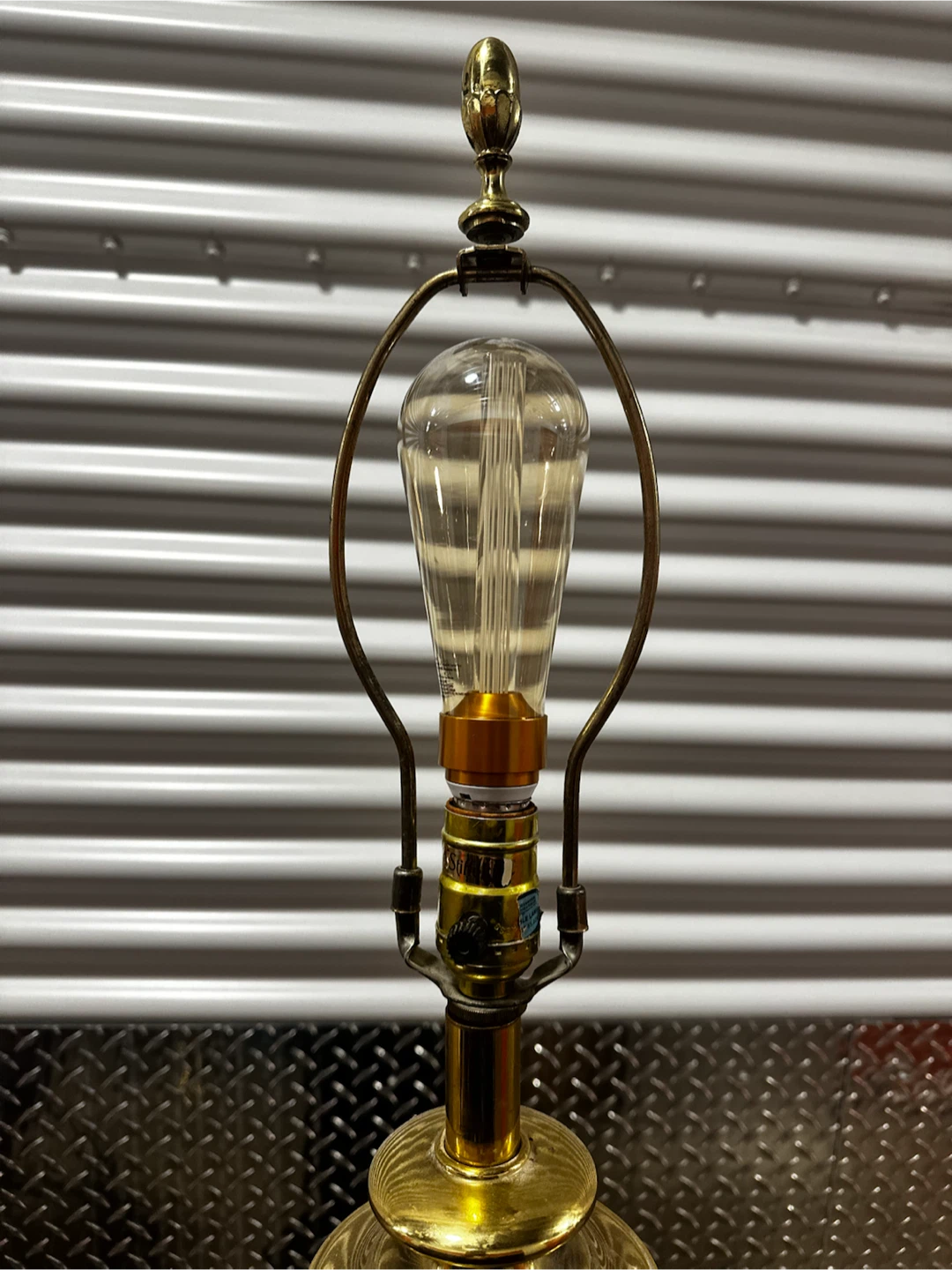 Vintage Stiffel Brass Hexagonal Column Table Lamp - photo 2