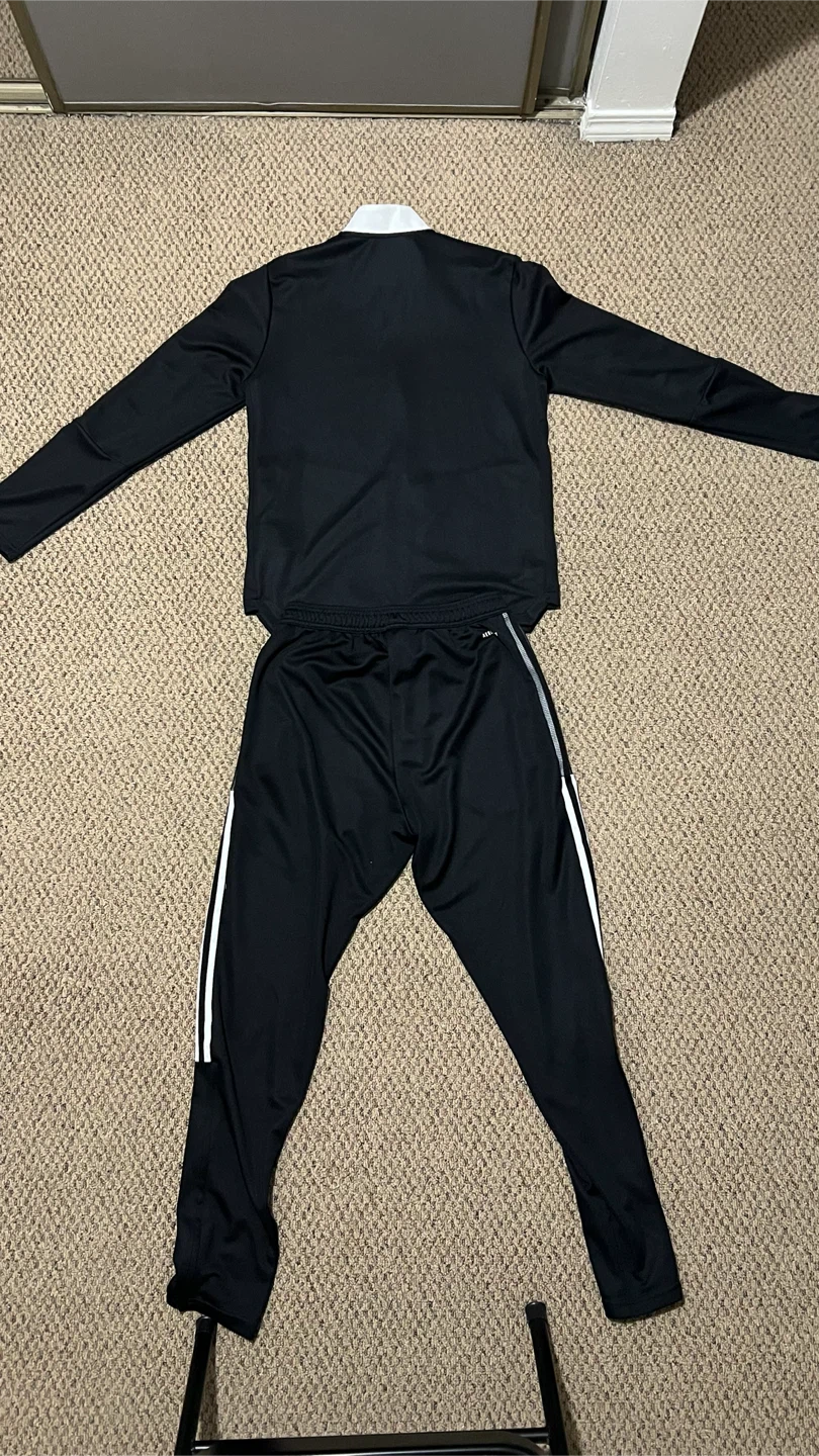 Adidas Tracksuit - photo 3