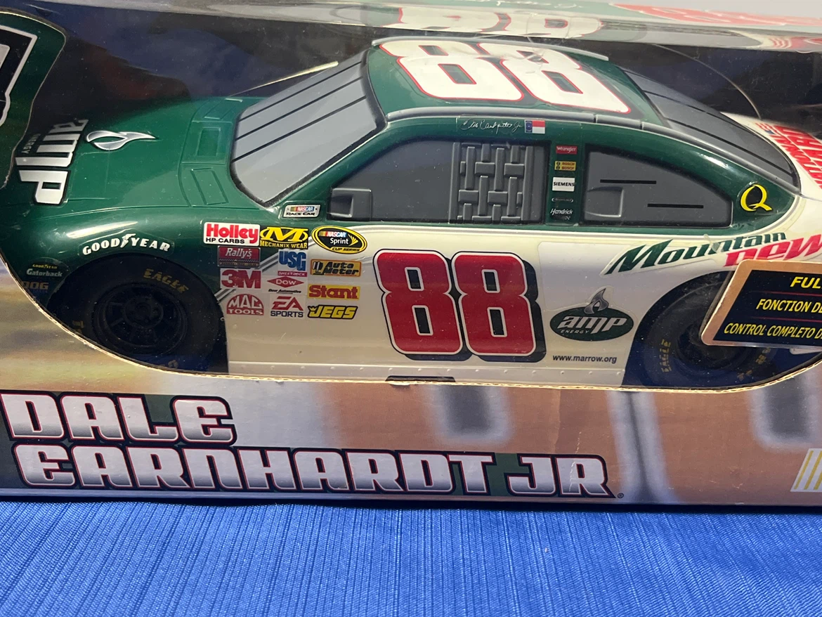 🏁 NASCAR Dale Earnhardt Jr. #88 R/C Car - Brand New in Box! 🏁 - photo 2