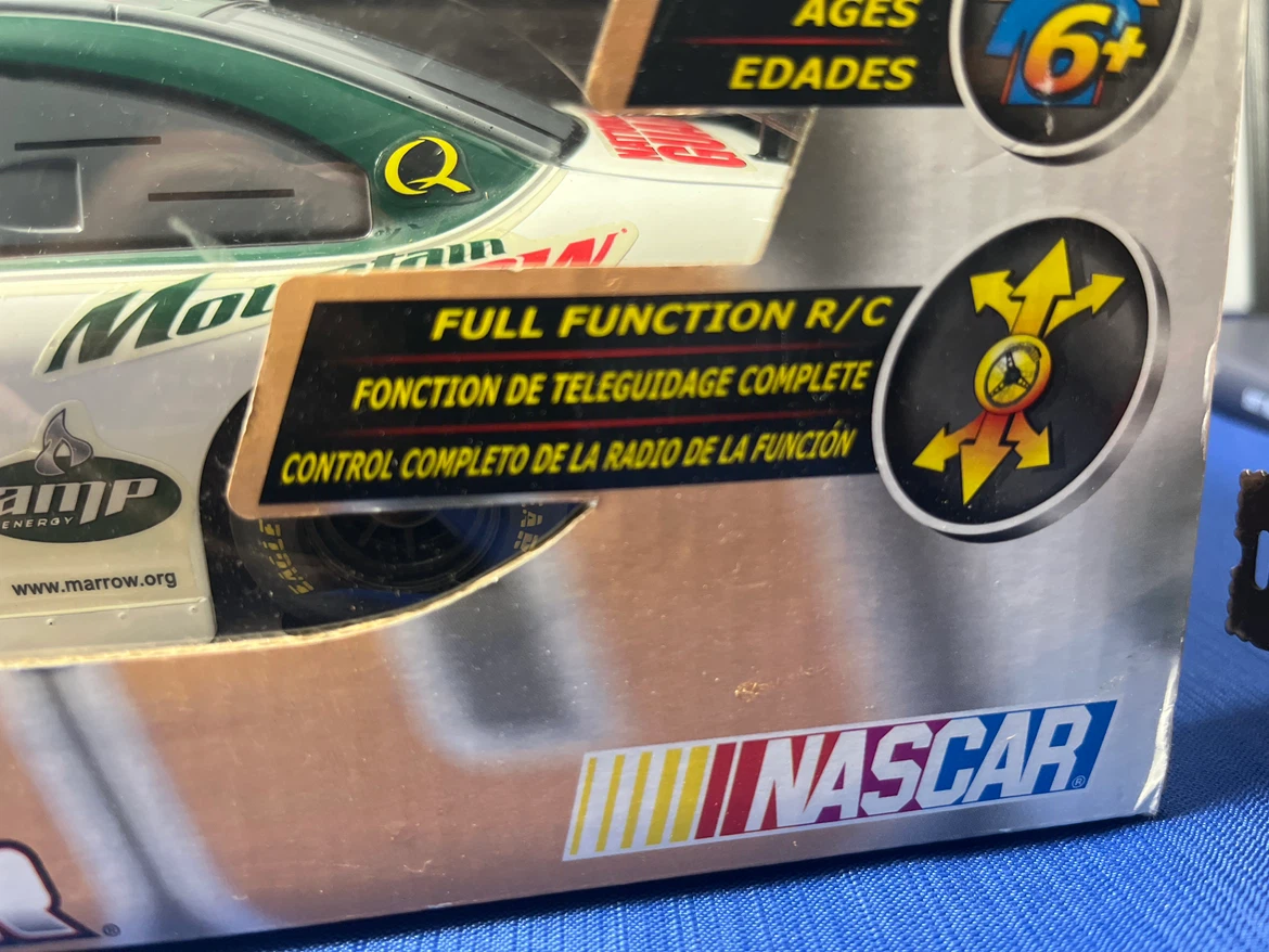 🏁 NASCAR Dale Earnhardt Jr. #88 R/C Car - Brand New in Box! 🏁 - photo 3