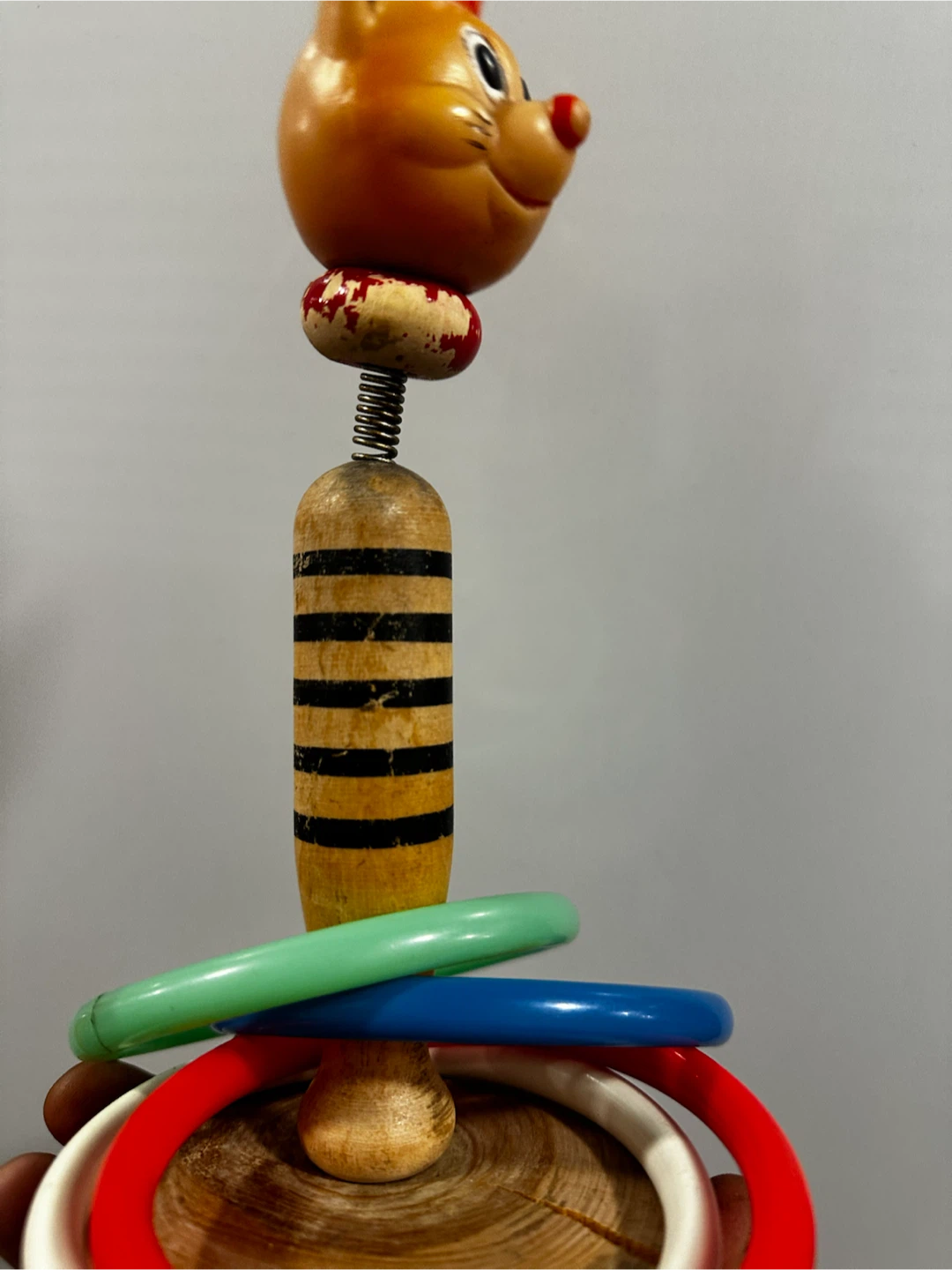 Vintage 60s Japanese Cat Chef Bobble Spring Ring Toss Toy - photo 3