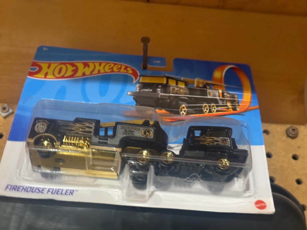 Hot Wheels Firehouse Fueler