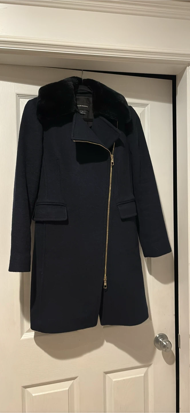Club Monaco Wool Coat with elegant Fur Collar - photo 2
