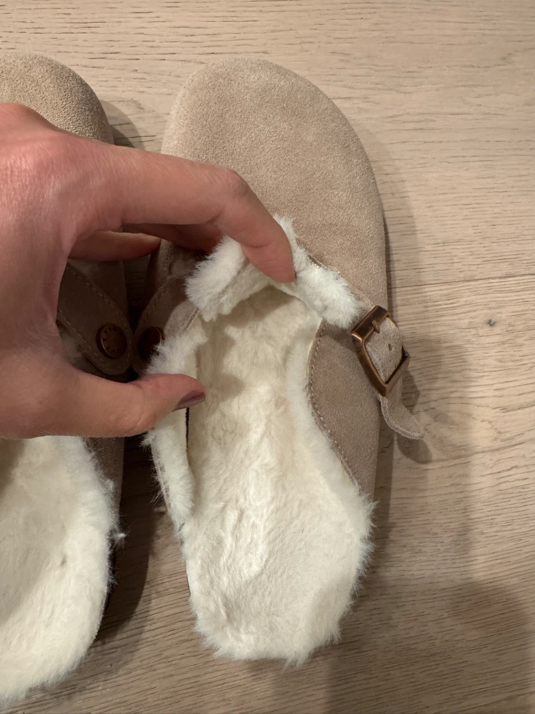 Suede Clogs slipper size 5- brand new - photo 2