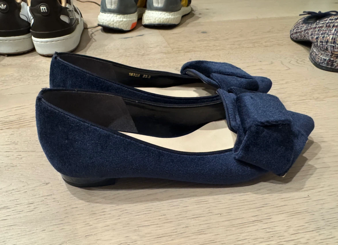 Poisson Chocolat Navy Velvet Bow Flats - photo 2