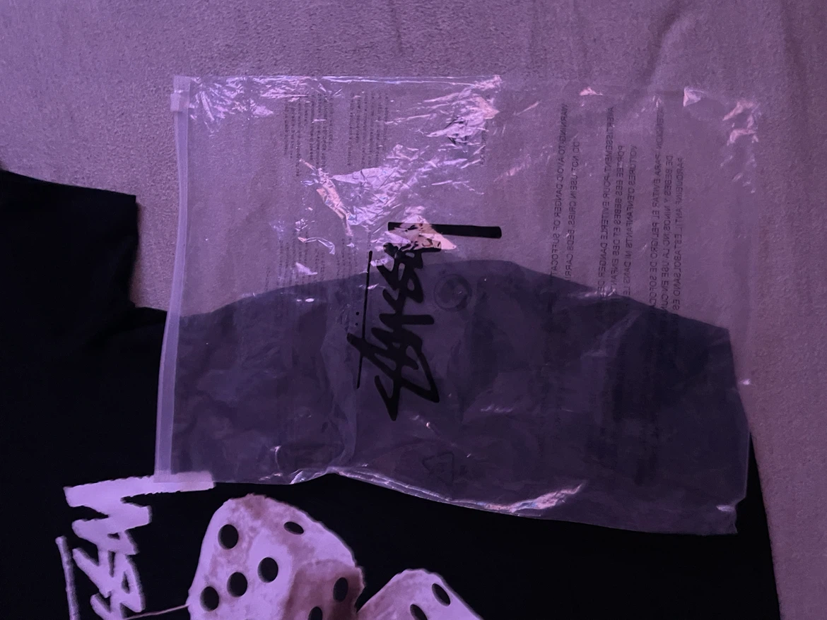 Size medium men’s stussy tee 20$ - photo 3