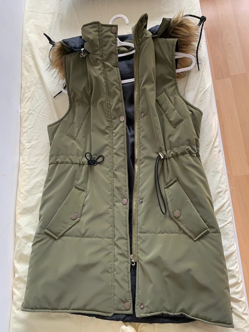 Olive green hooded vest - photo 3