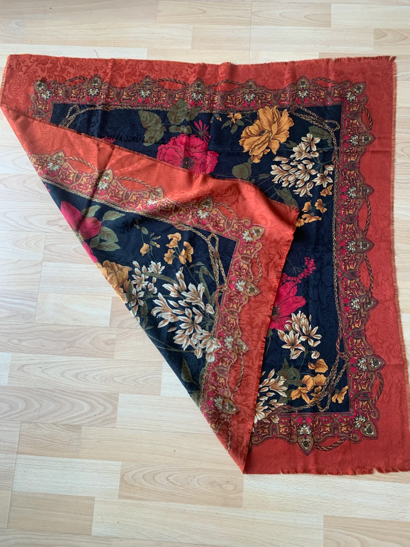 Brand new Italy Scarf 🇮🇹 - photo 3