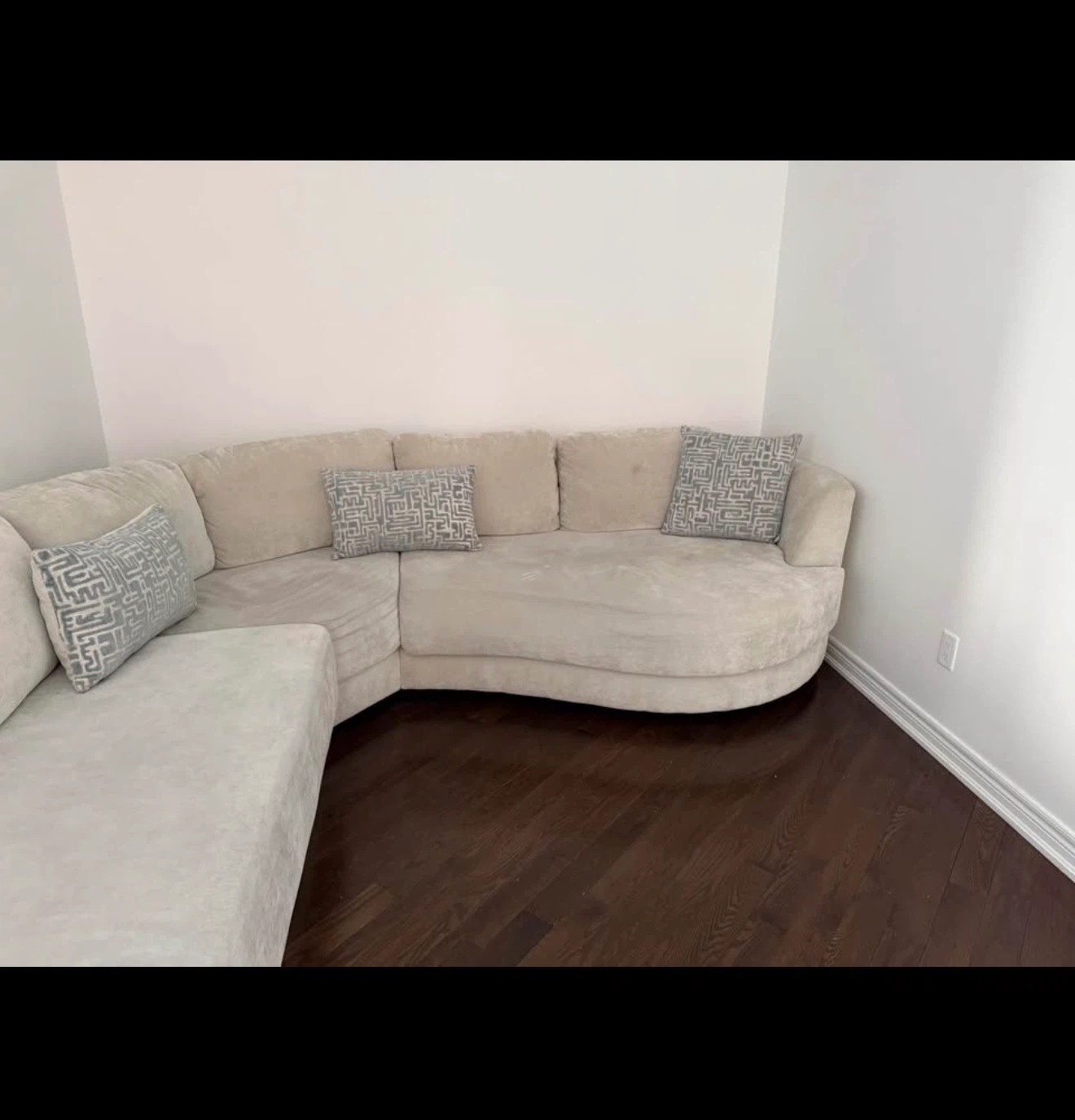 Cream Sectional Sofa - photo 3