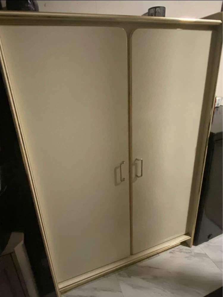 Solid wood pantry/cabinet - photo 3