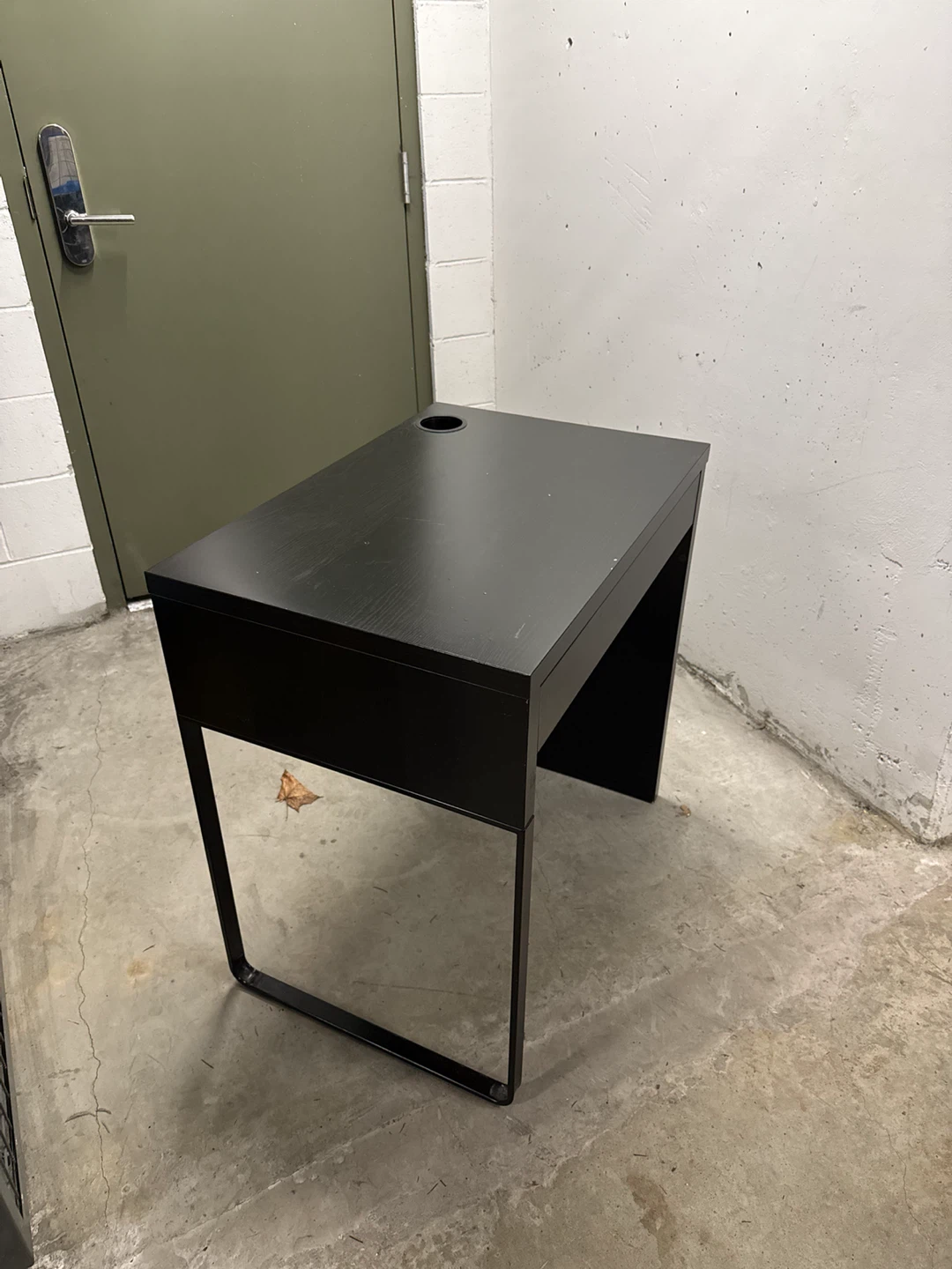 IKEA MICKE Desk in Black-brown - photo 2