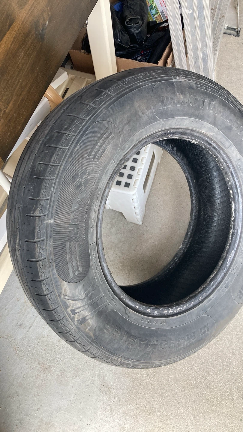 Motomaster Hydra Edge Tour 235/70R16 Tire