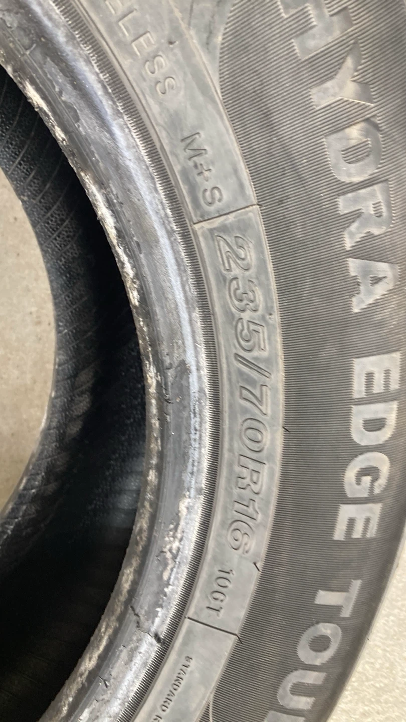 Motomaster Hydra Edge Tour 235/70R16 Tire - photo 2