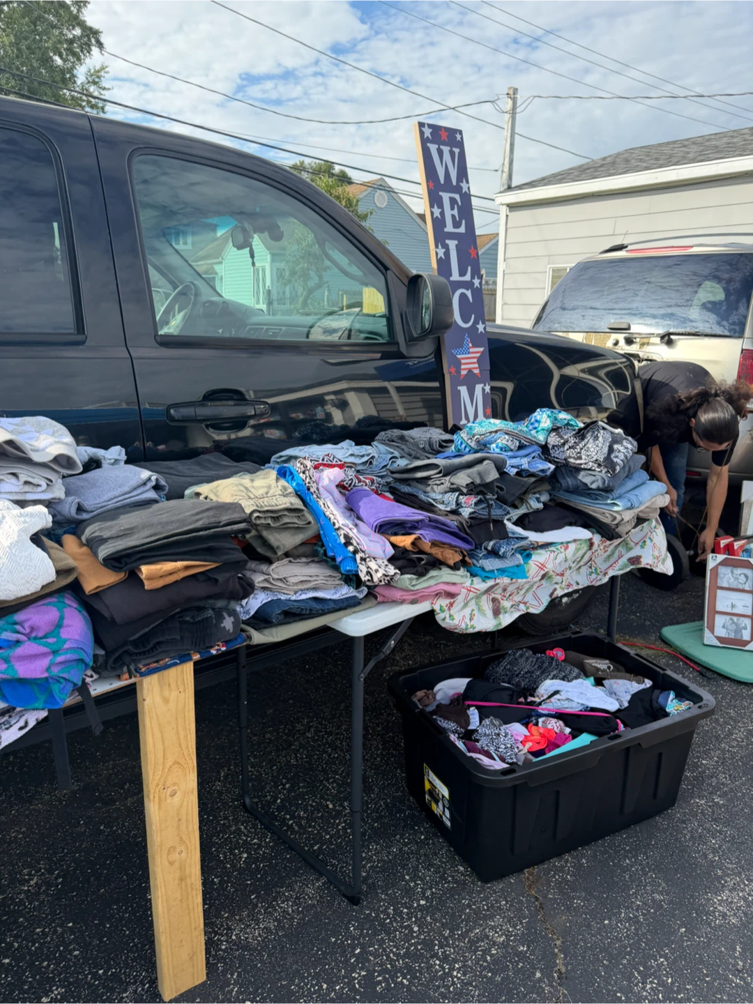 Yard sale 11241 W Grand Ave Melrose Park IL 60164 - photo 4