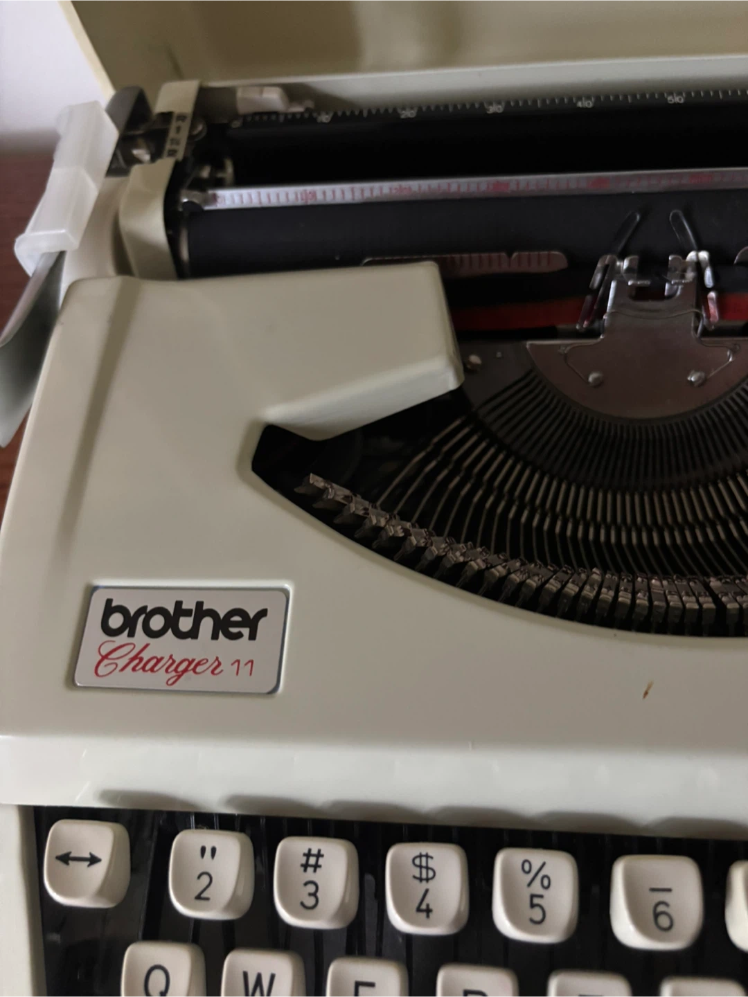 Brother 1971 Charger 11 Portable Manual Typewriter - photo 4