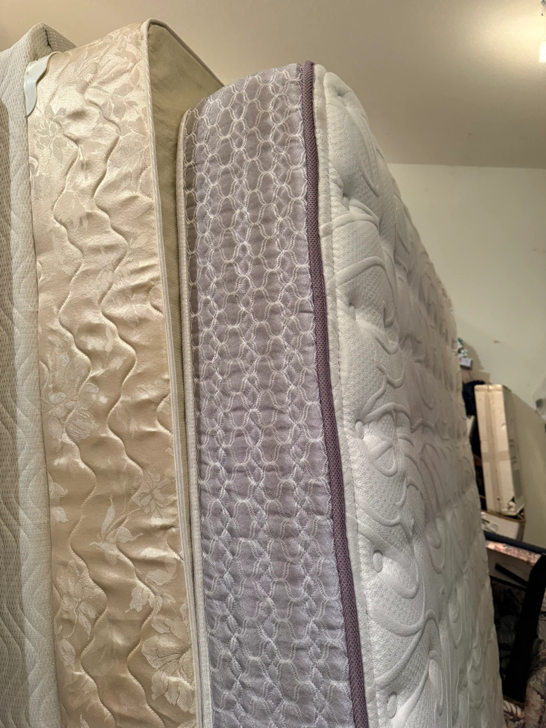 Queen Size Mattress like new . Can deliver $