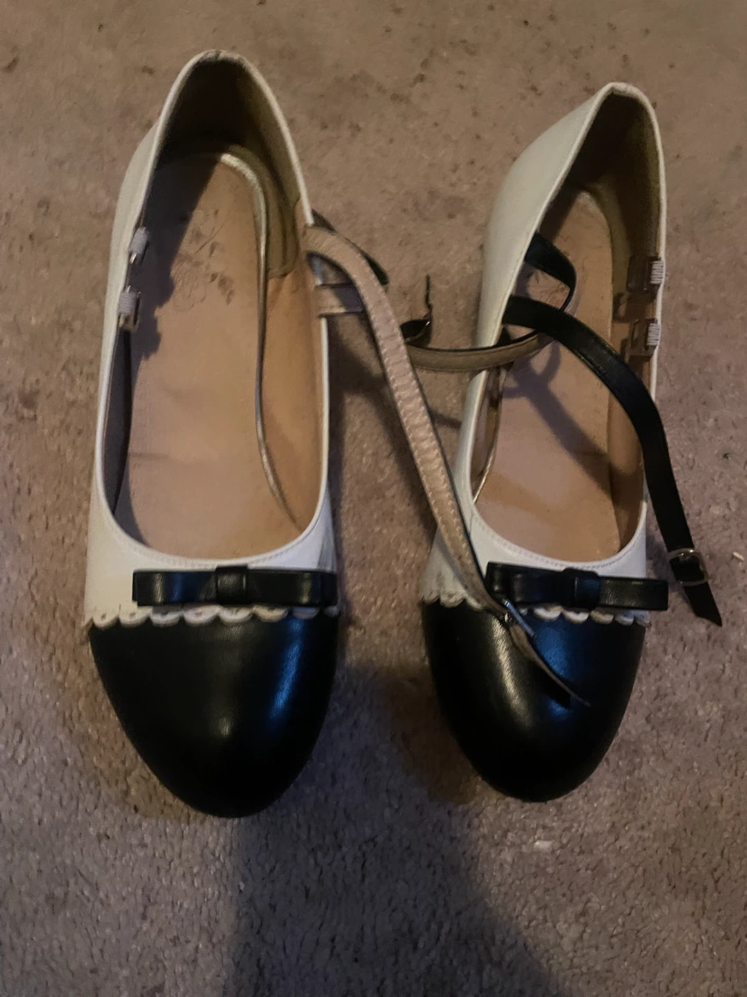 Black and white Mary Jane style flats - photo 2