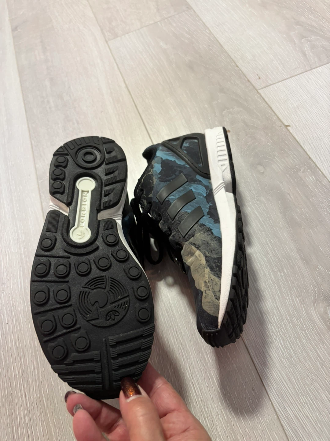 Kids ADIDAS running shoes - photo 3