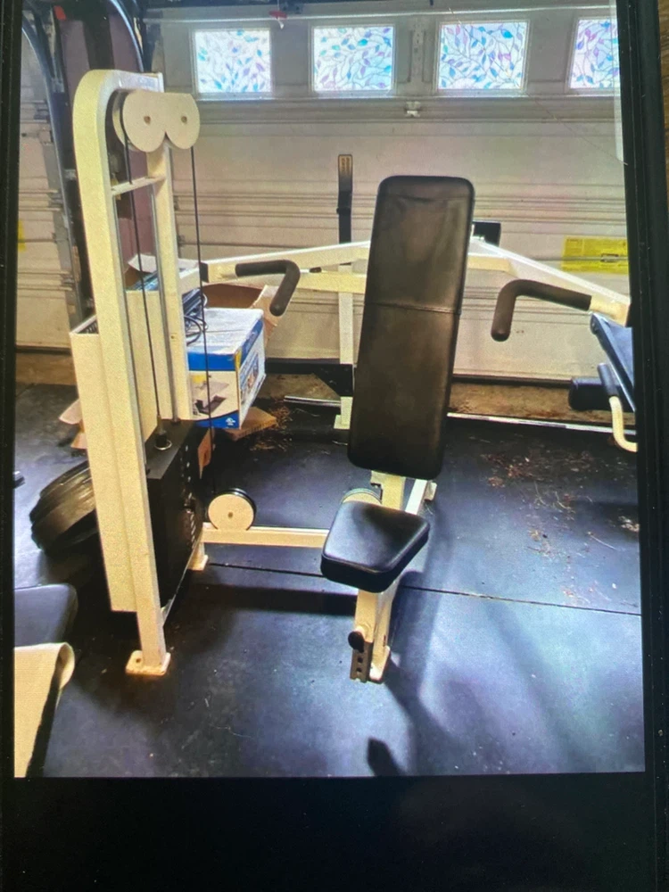 Cyber shoulder/chest press