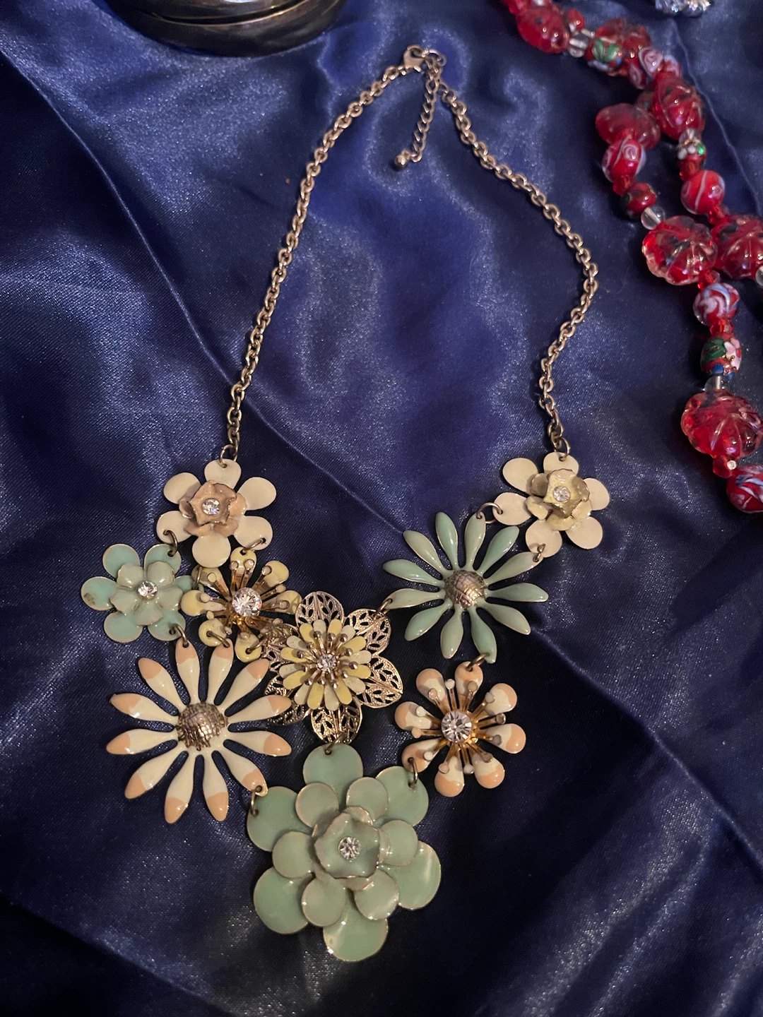 Smart Set Flower Statement Necklace