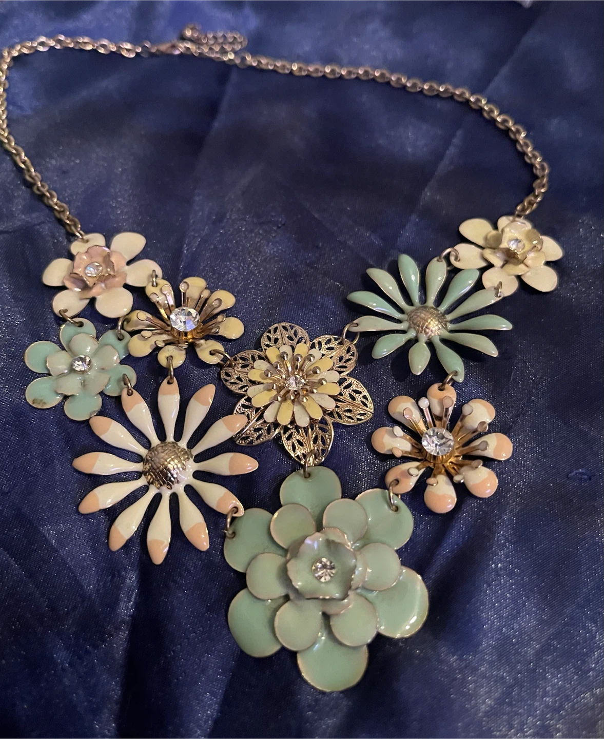 Smart Set Flower Statement Necklace - photo 3