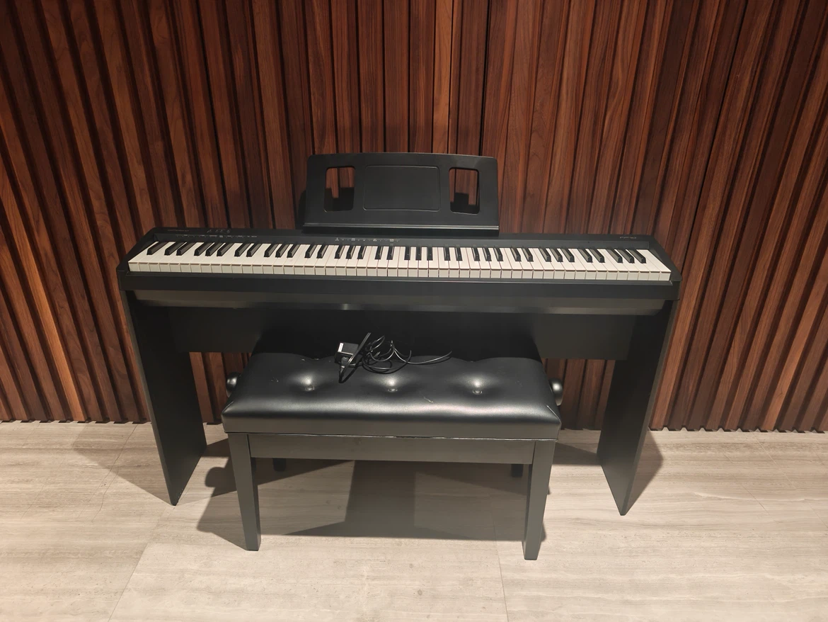 Roland FP-10 Digital Piano with stand and bench - photo 2