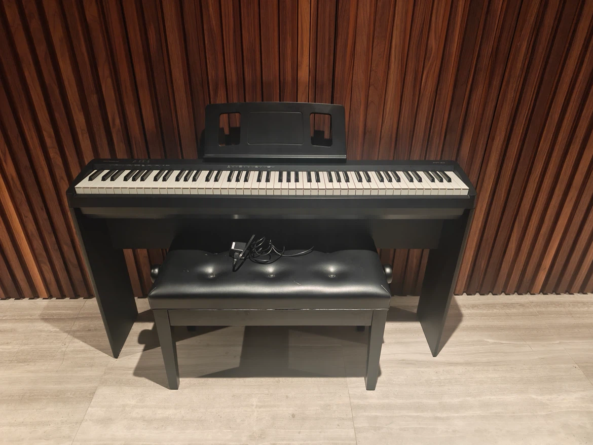 Roland FP-10 Digital Piano with stand and bench - photo 5