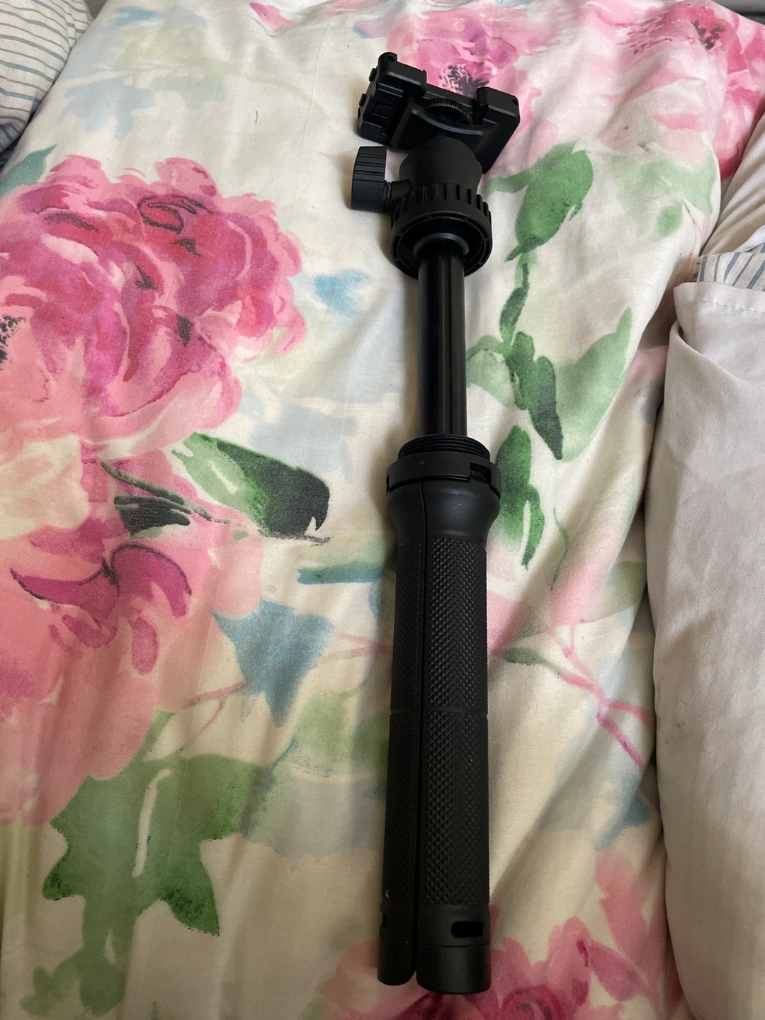 Phone and camera Tripod - photo 2