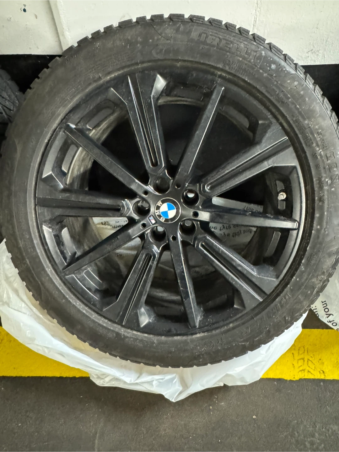Set of 4 BMW Winter Tires and Rims - photo 4