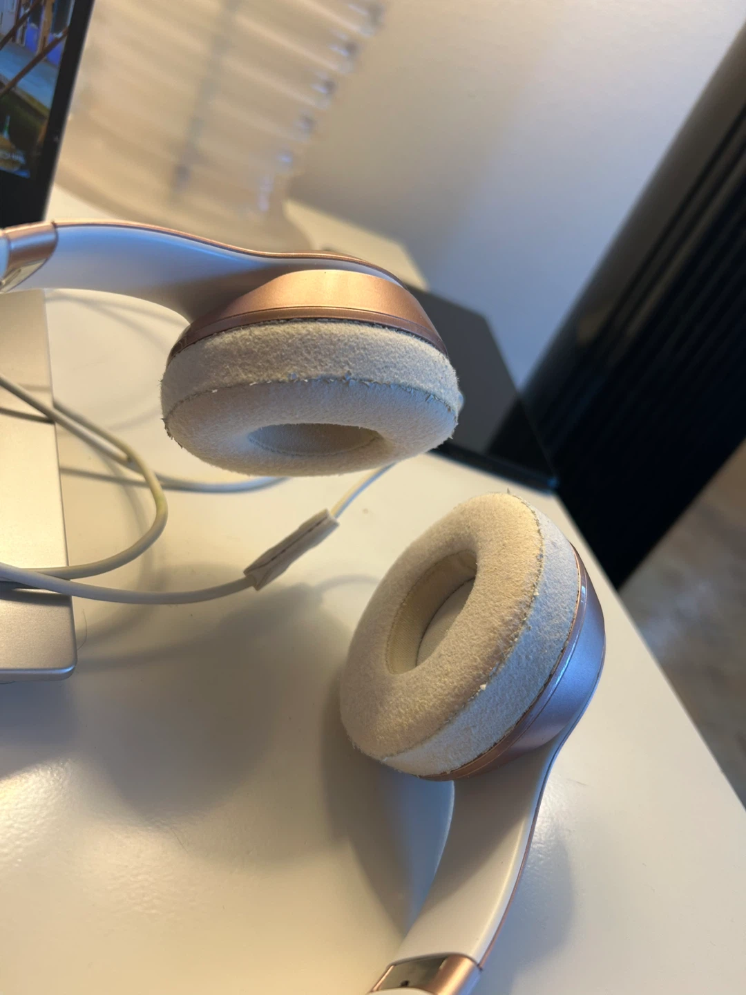 Beats Solo Wired Headphones Rose Gold - photo 3