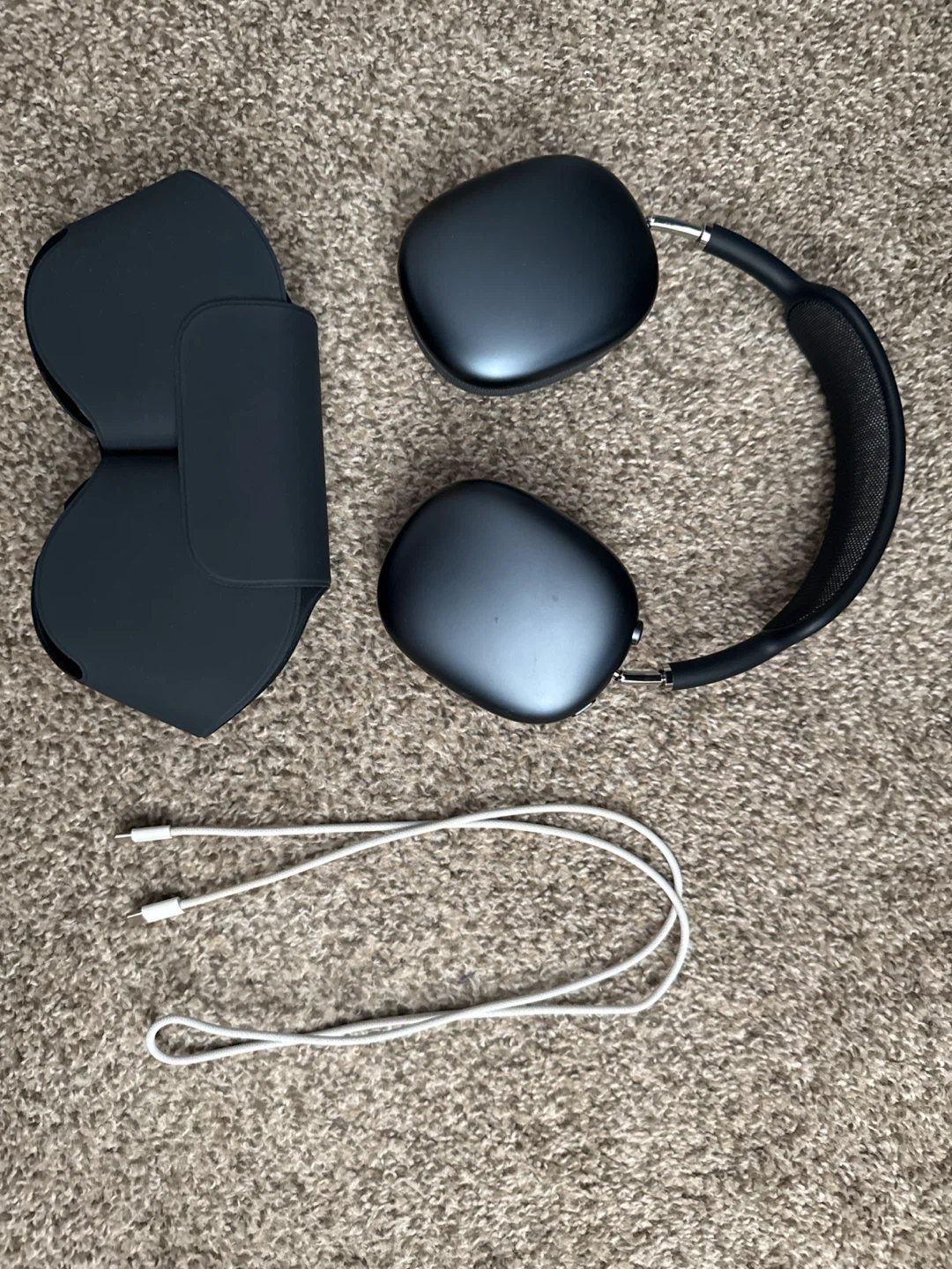 Apple AirPods Max Space Gray
