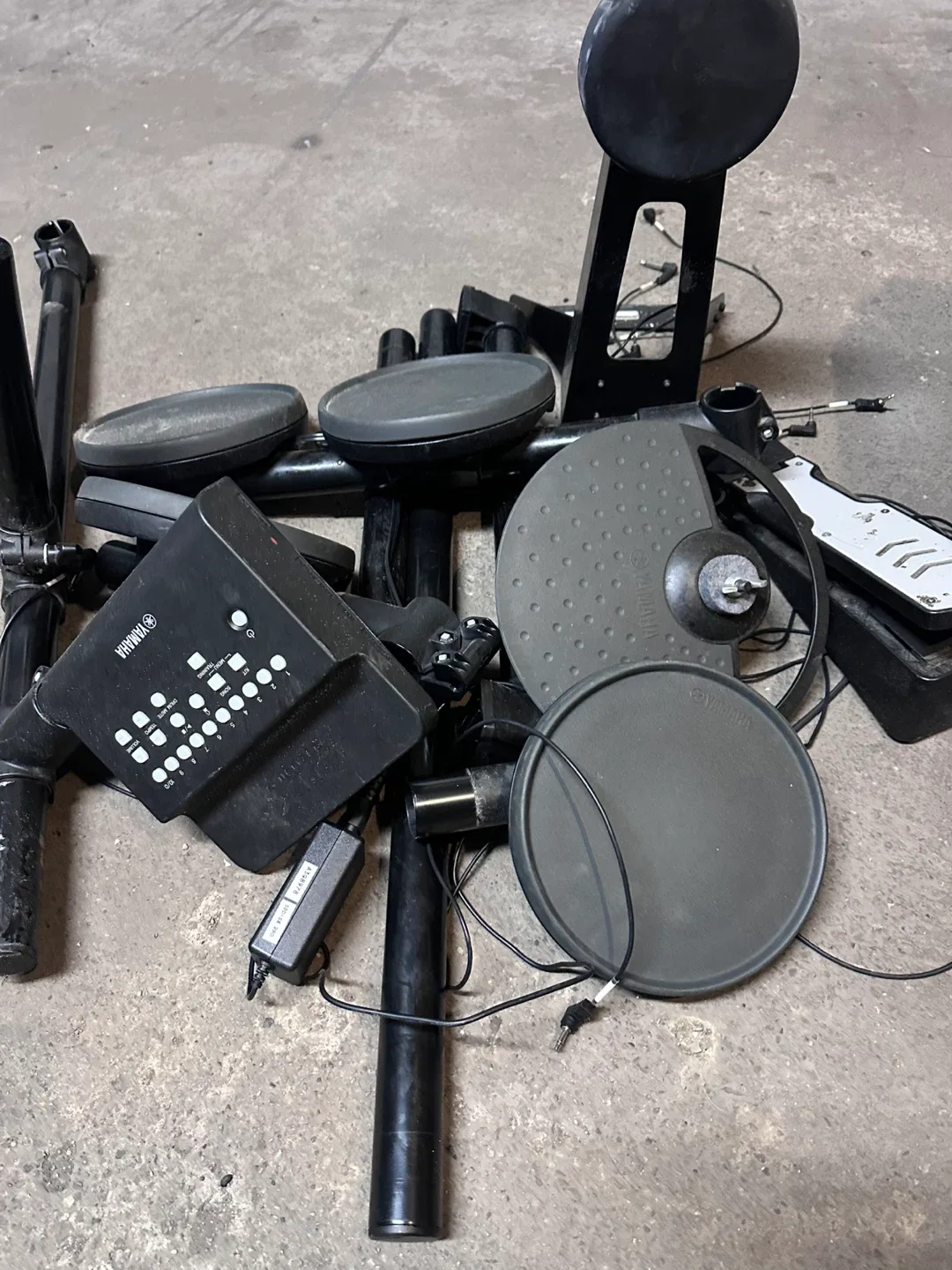 Yamaha DTX400K electric drum set