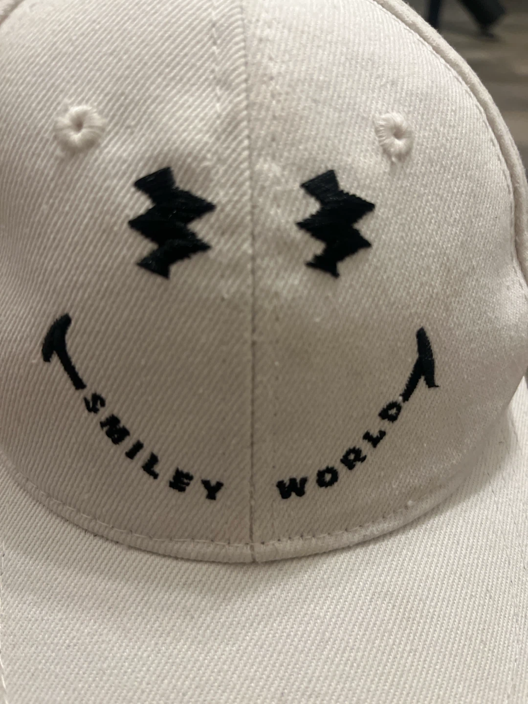 Smiley World White Baseball Cap - photo 2
