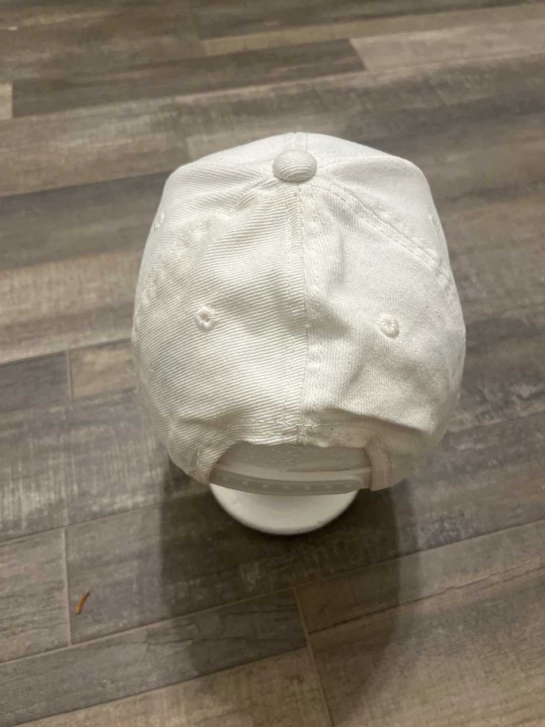 Smiley World White Baseball Cap - photo 3