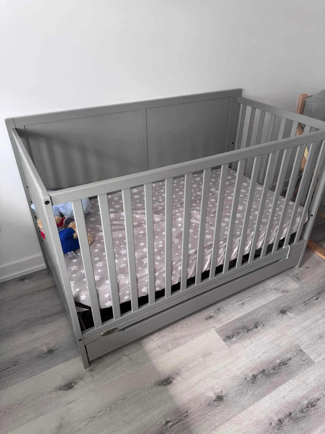 Graco Baby Crib with Storage Drawer