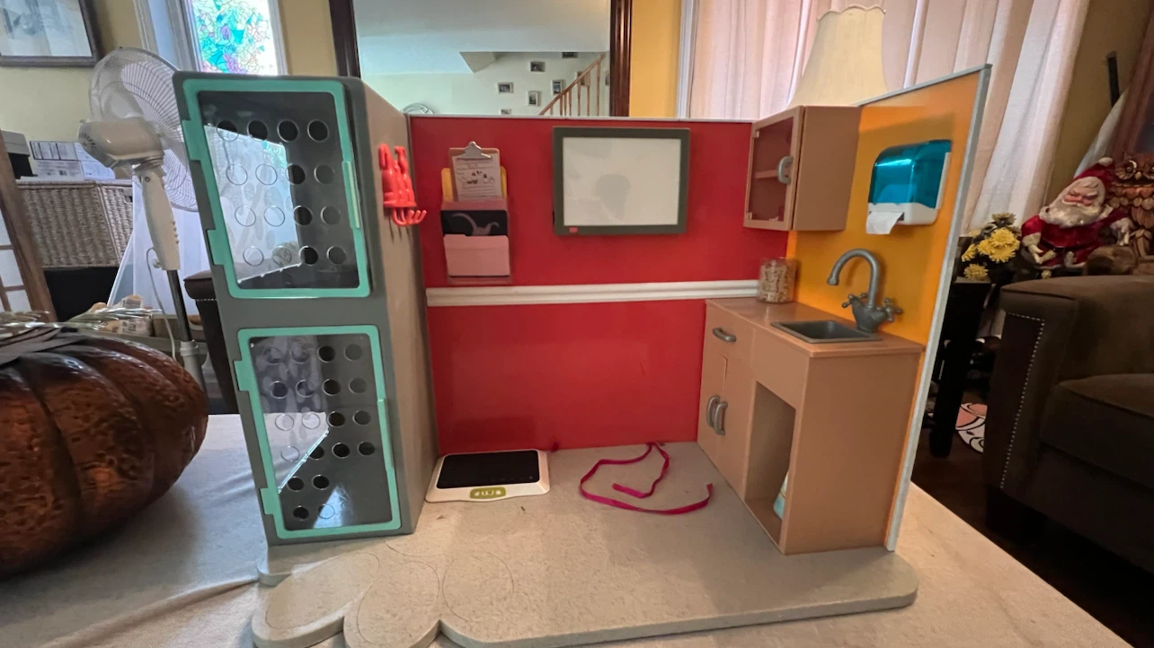 Our Generation Vet Clinic Playset