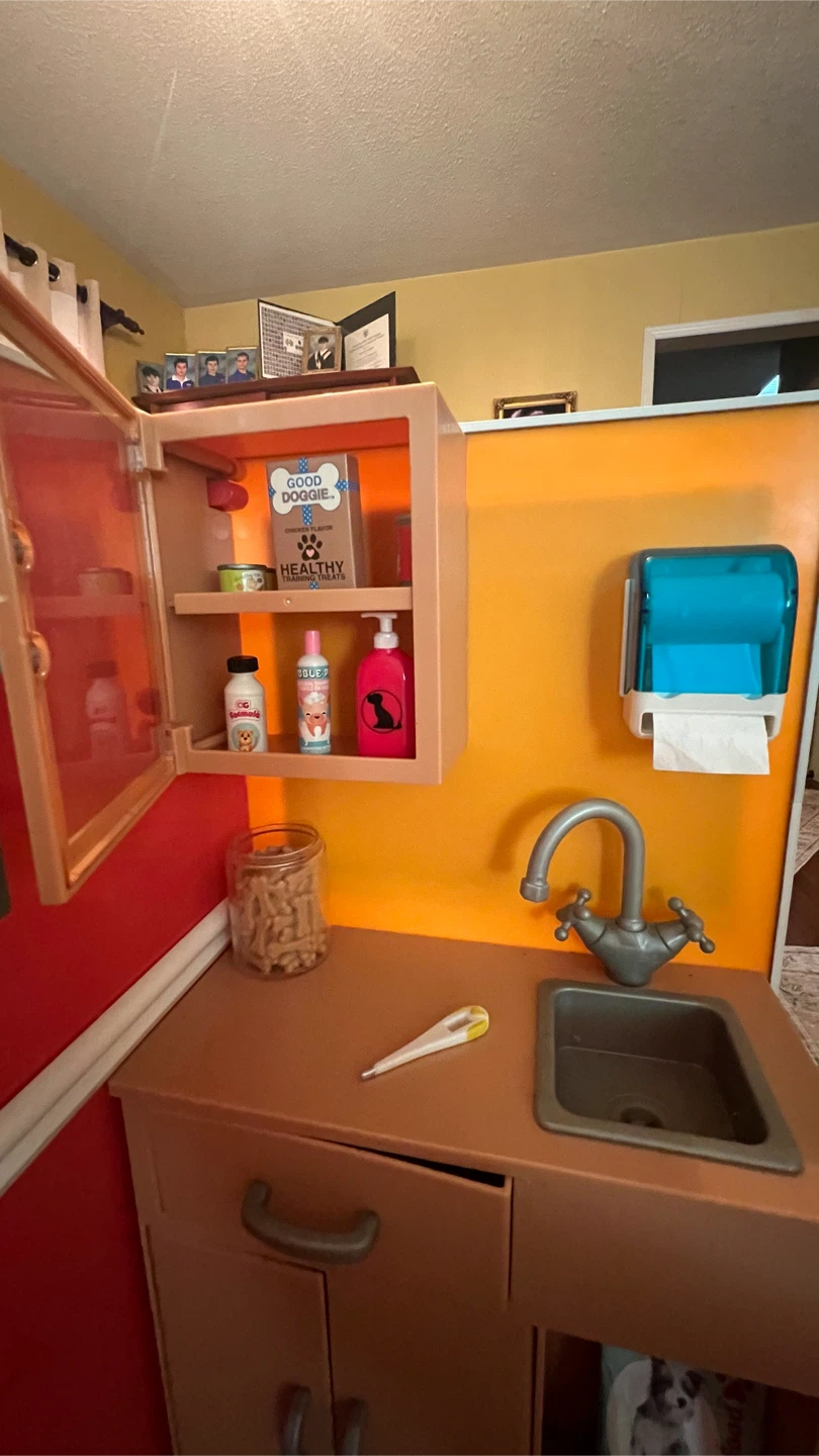 Our Generation Vet Clinic Playset - photo 4