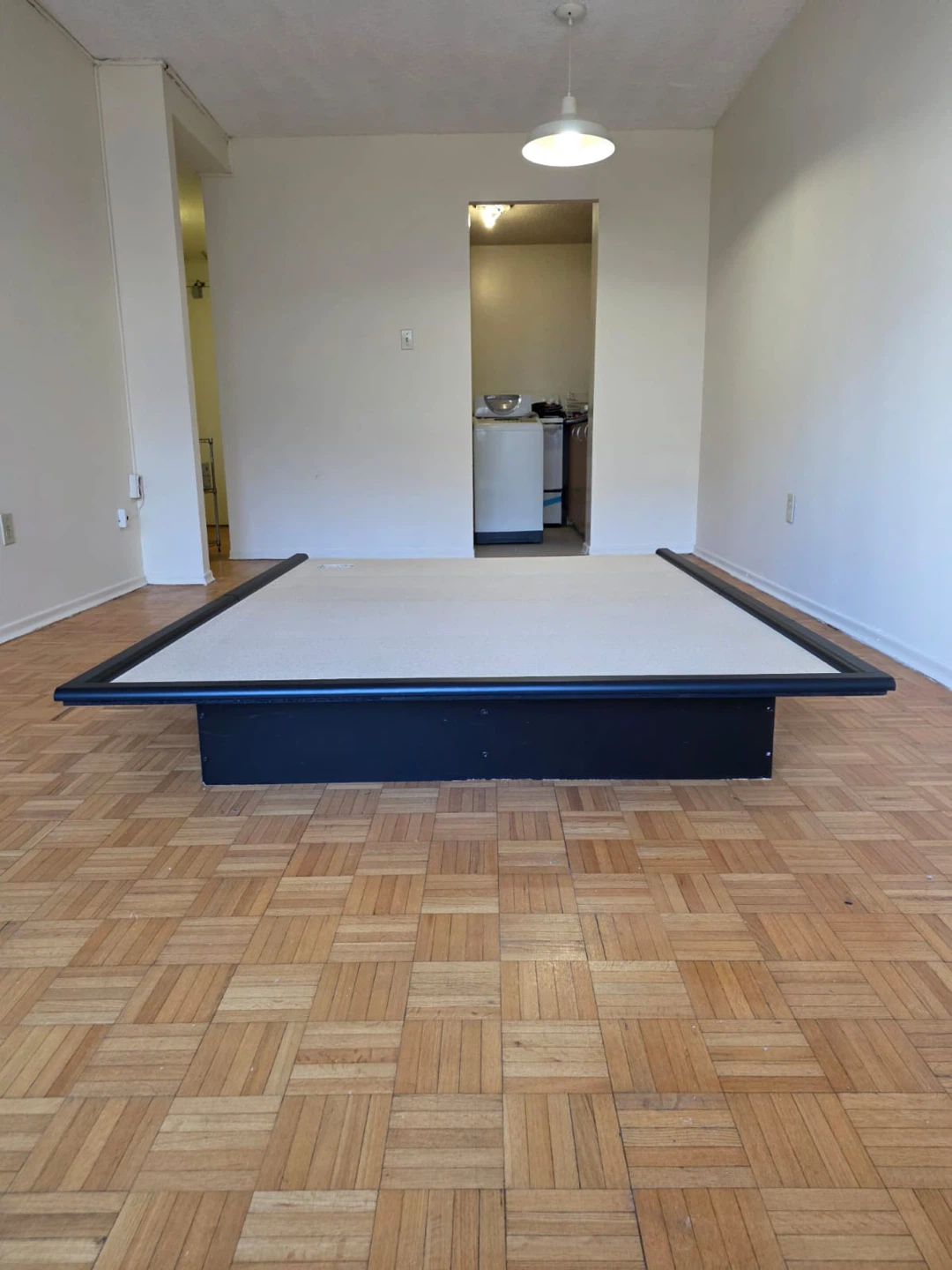 Queen South Shore platform bed frame - photo 2