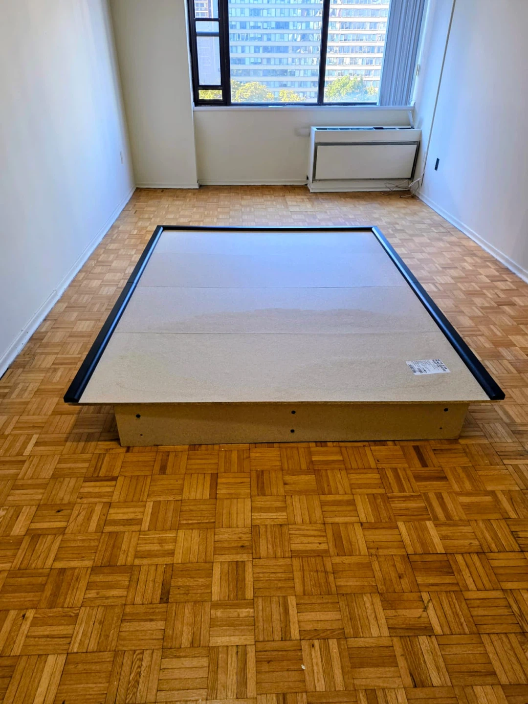 Queen South Shore platform bed frame - photo 3