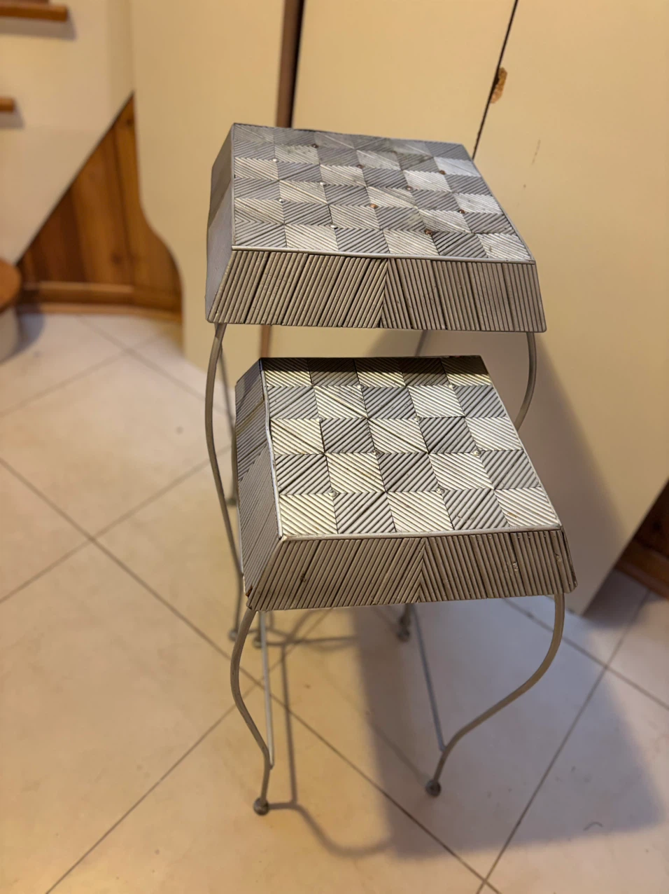 Set of two silver metal nesting tables - photo 2