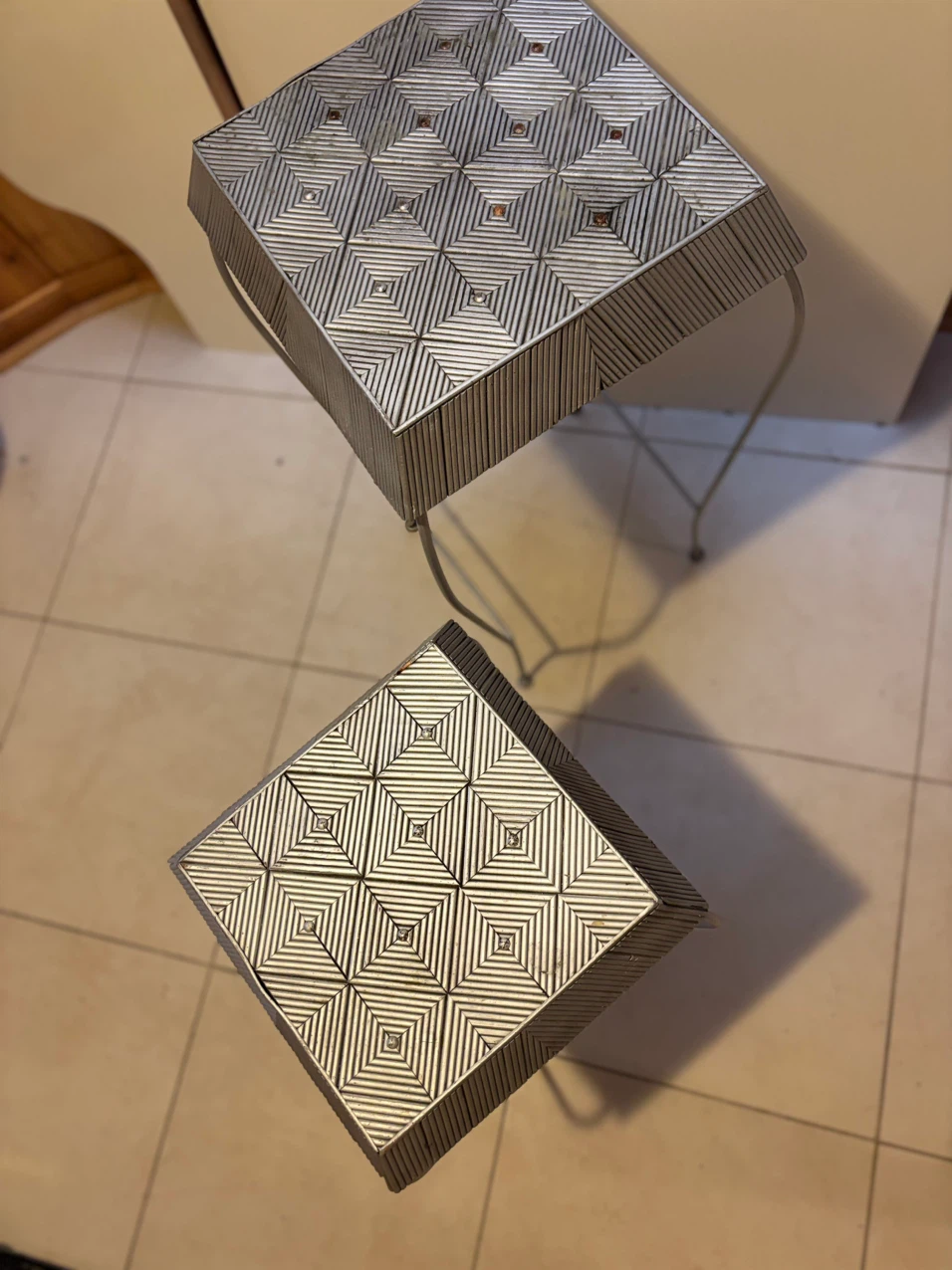 Set of two silver metal nesting tables - photo 3