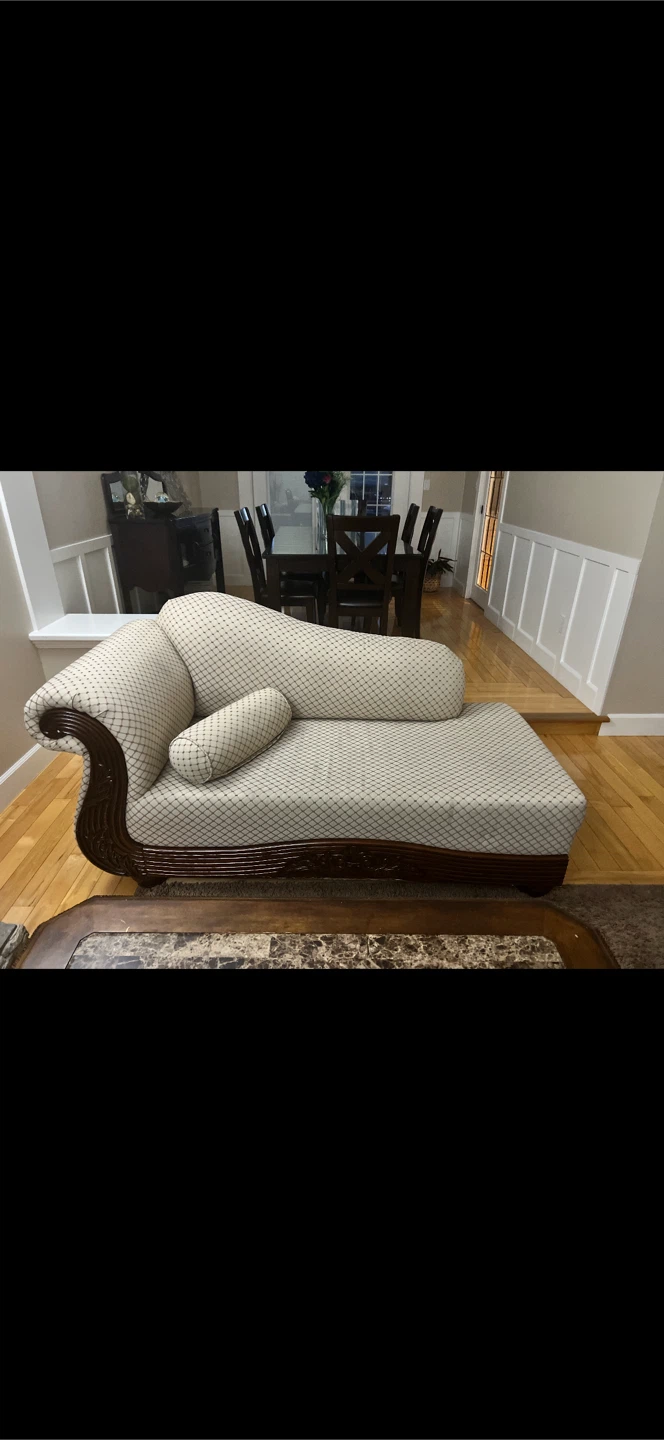 Classic Victorian-style sofa and chaise lounge set