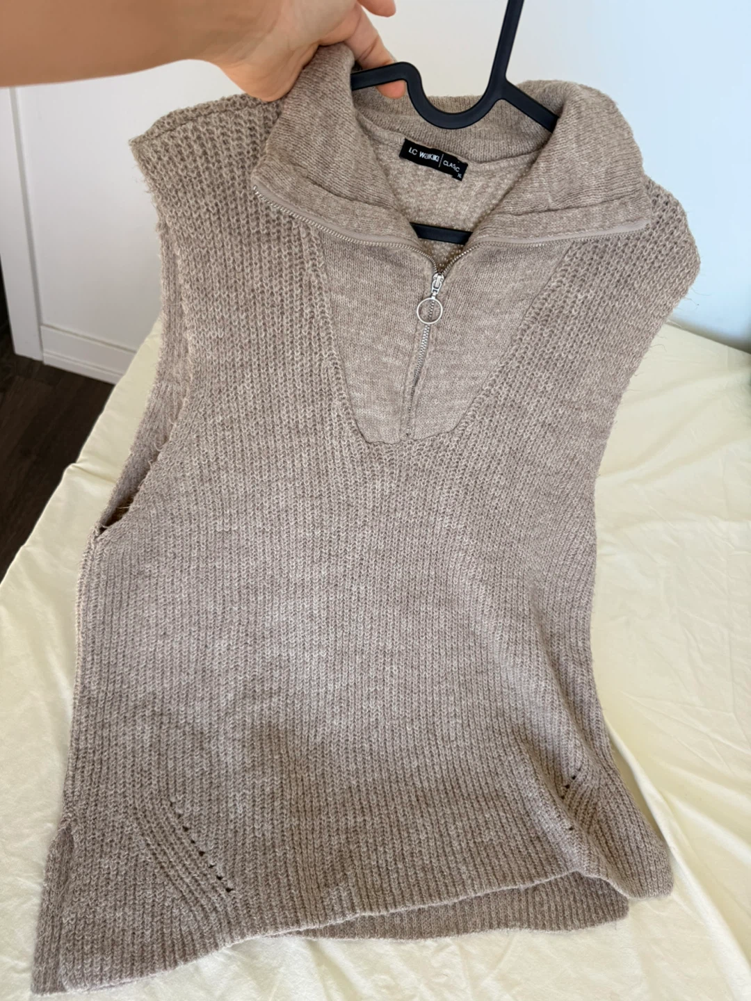 Wool, knit zip vest