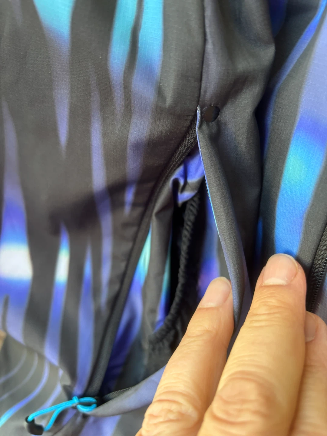 Asics TCS Toronto Waterfront Marathon Running Jacket - photo 4