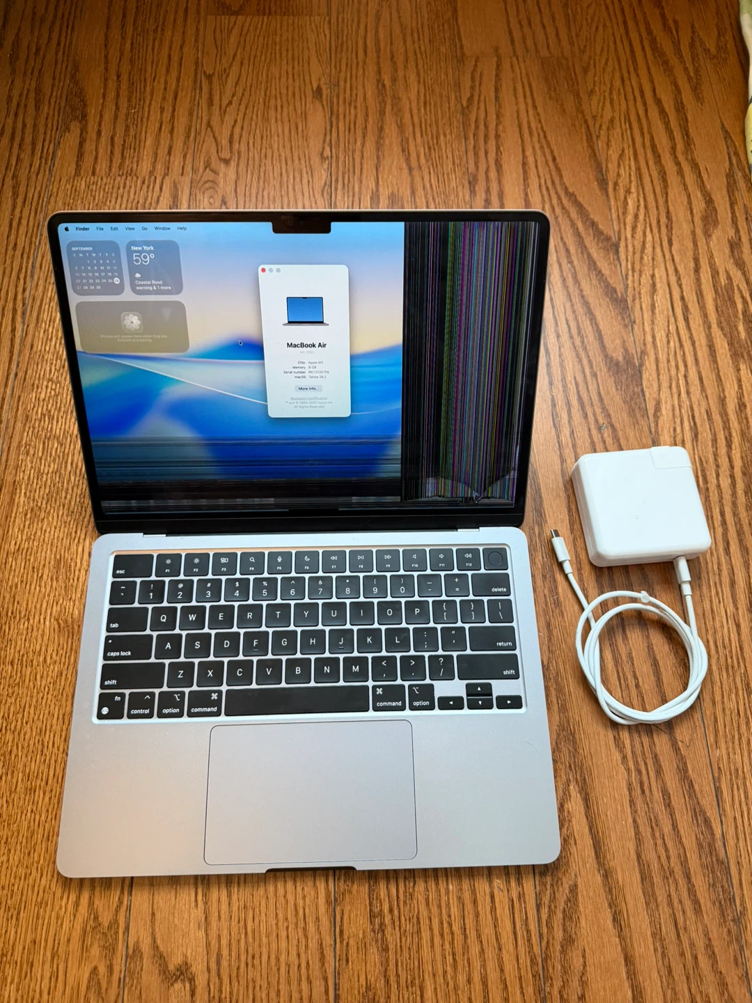 MacBook Air M2 2022 Fully Functional Cracked Screen