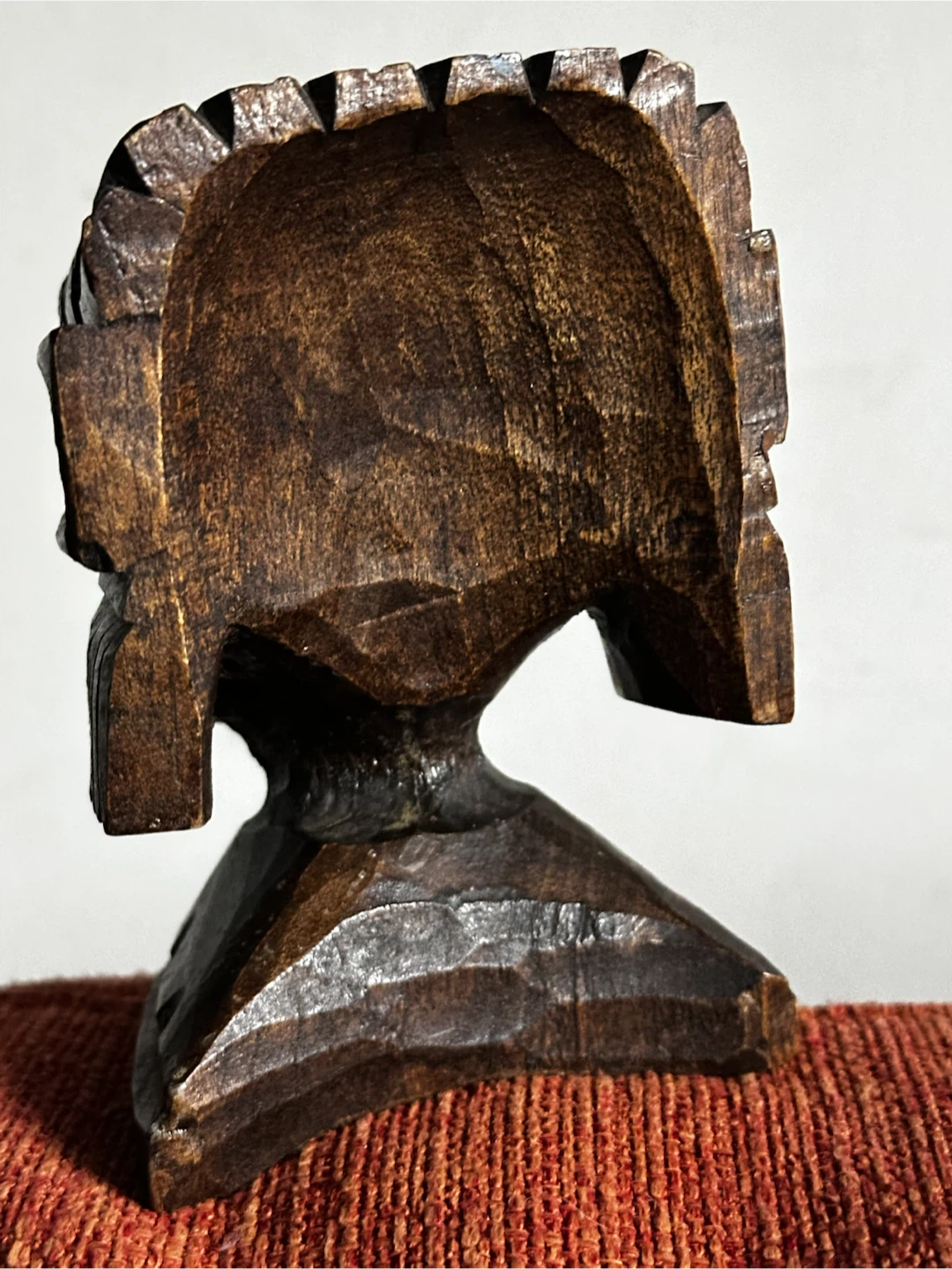 Vintage carved native bust - photo 4
