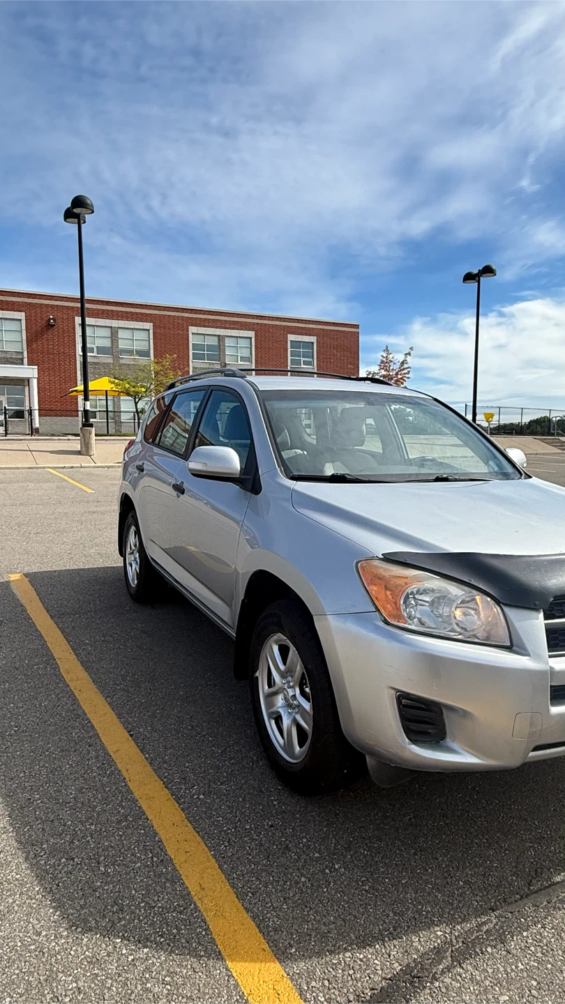 2012 Toyota RAV4 AWD — Clean Tittle and no accident - photo 2