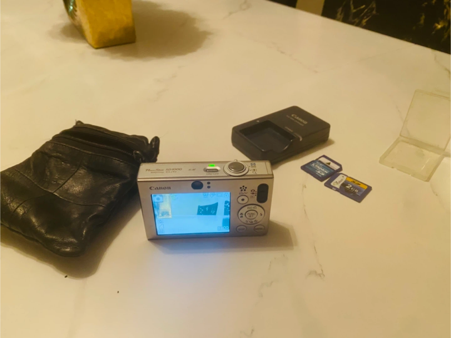 Canon PowerShot SD1000 Digital ELPH